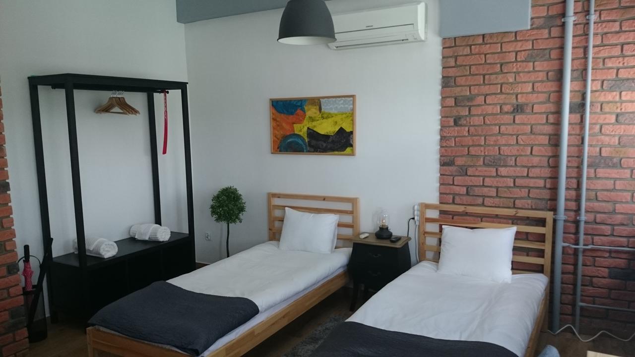 Hostel W5 Познань Экстерьер фото