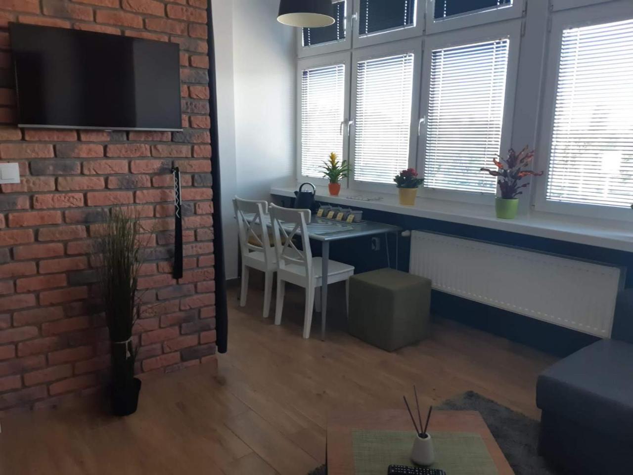 Hostel W5 Познань Экстерьер фото